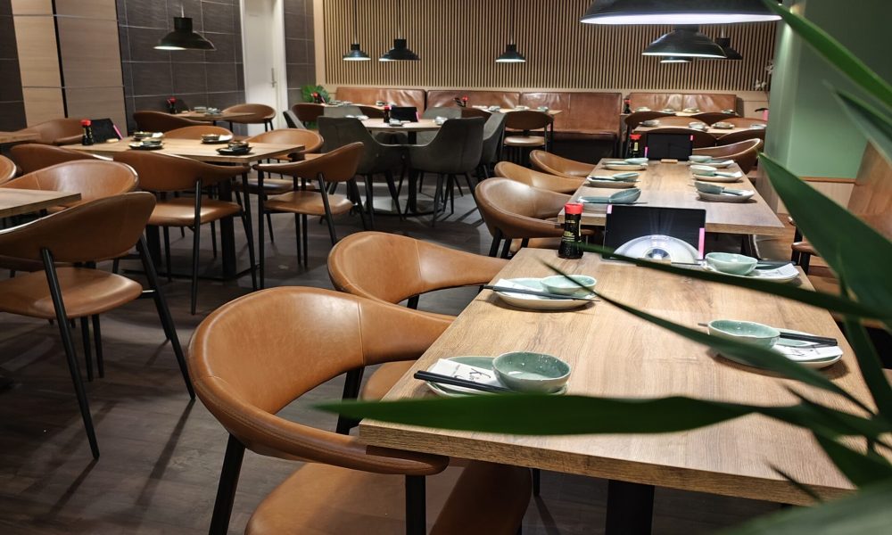 Bestil bord hos King's sushi en fortryllende restaurant, eller lav en reservation, og sikre et tilgængeligt bord i det ønskede tidspunkt.