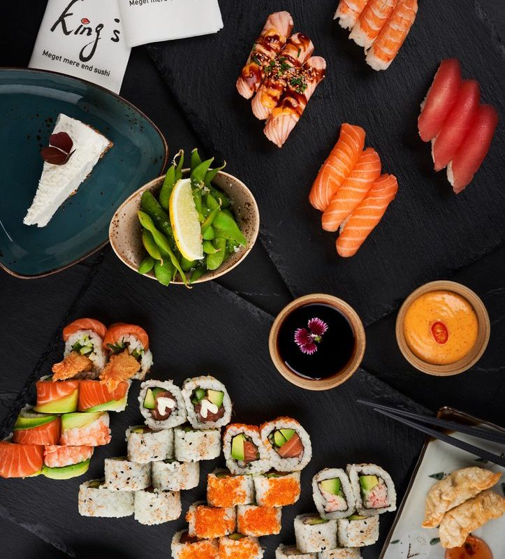 King’s sushi Odense tilbyder vi et fødselsdagstilbud, hvor vi ser frem til at være en del af din fødselsdagsfejring og gøre det med stil! Så kom forbi King's sushi Odense og lad os om at give dig en uforglemmelig fødselsdag.